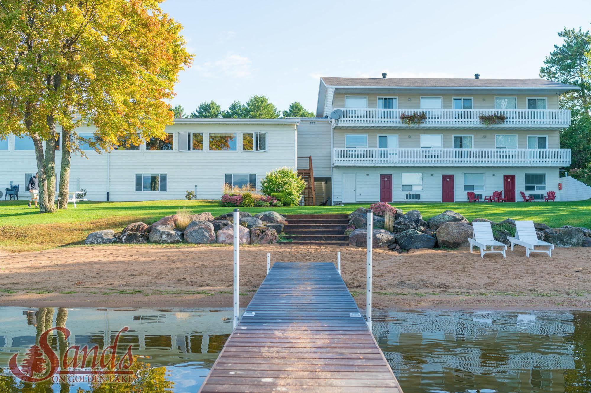 Sands On Golden Lake Hotell Eksteriør bilde